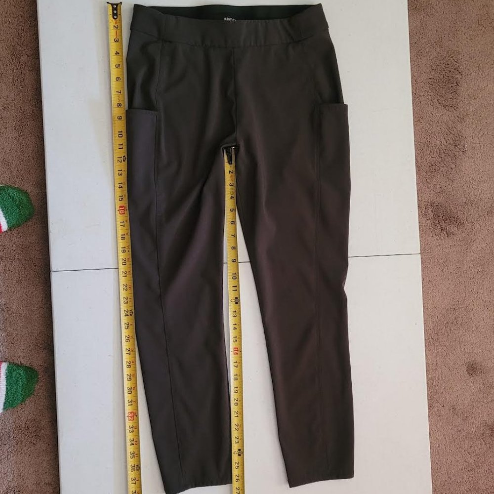 Briggs Women's lightweight pull on pants with side pockets sz M